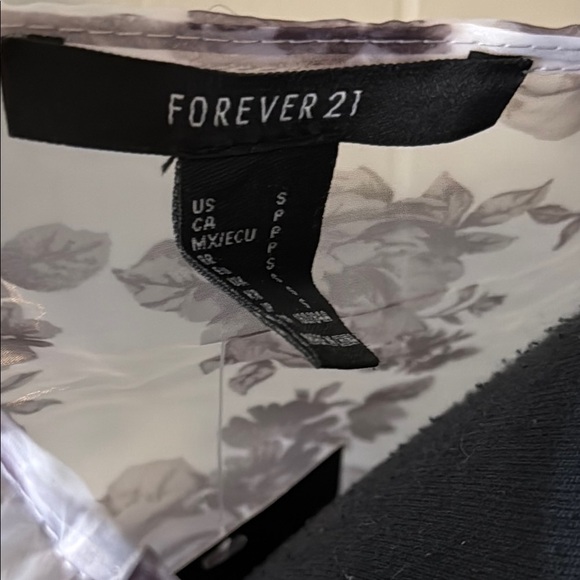 Forever 21 Women’s Small Purple Peplum Blouse with Puff Sleeves - Picture 2 of 5